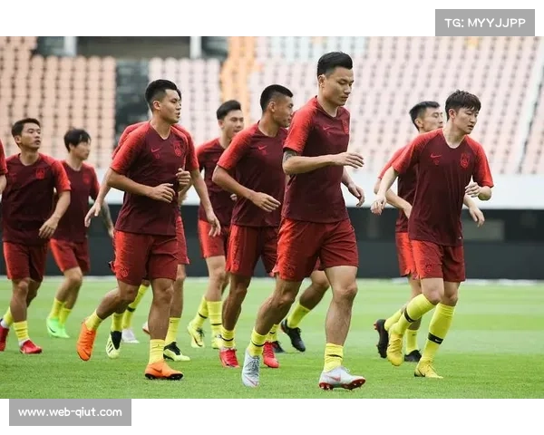 国足赴迪拜进行半月拉练，计划安排三场热身赛磨合阵容